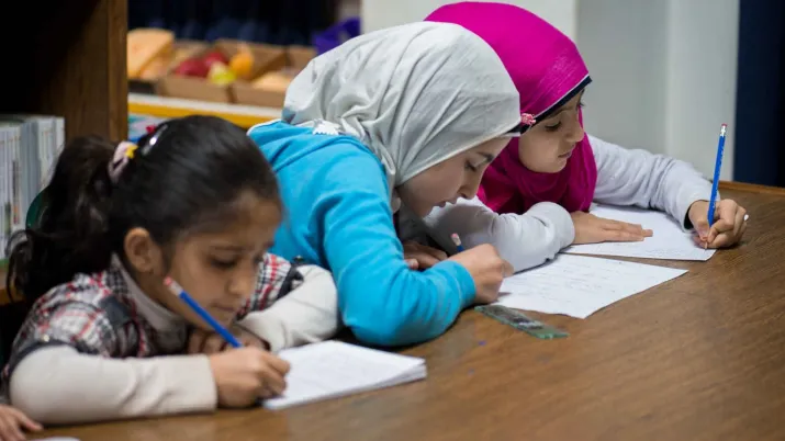 AFD Jeunes réfugiés syriens et libanais dans une des écoles gérées par les ONG ASMAE et Alpha 