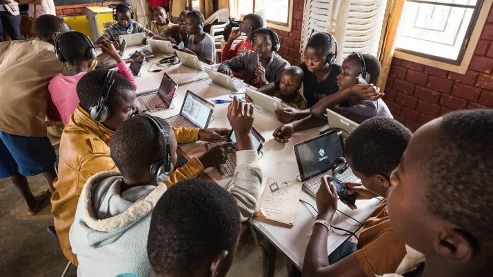 Dans une volonté d’ouverture et de respect vis-à-vis de ses partenaires et bénéficiaires,  l’AFD diffuse ses contenus dans de  nouvelles langue.