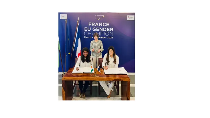 inde svatantra proparco afd microfinance women empowerment