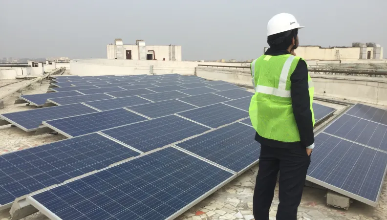 panneaux solaires, toiture, Delhi, Azure Power Rooftop