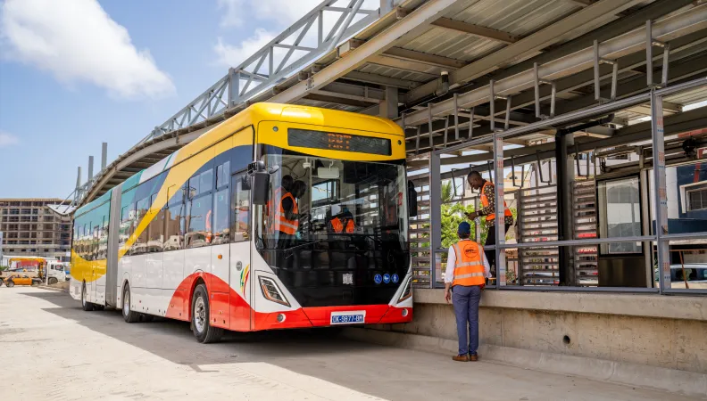 brt dakar bus proparco meridiam durable propre sénégal