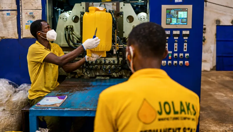 Jolaks, Freetown