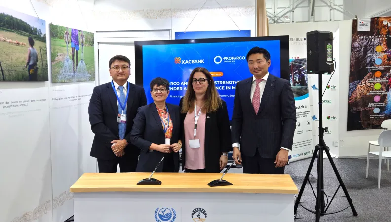  Signing ceremony Proparco and XacBank, on the sidelines of UNCCD COP17 in Ulaanbaatar - DR 